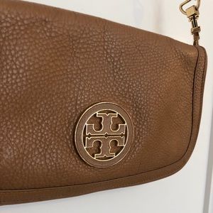 Tory Burch Amanda Logo Royal Tan Leather Clutch